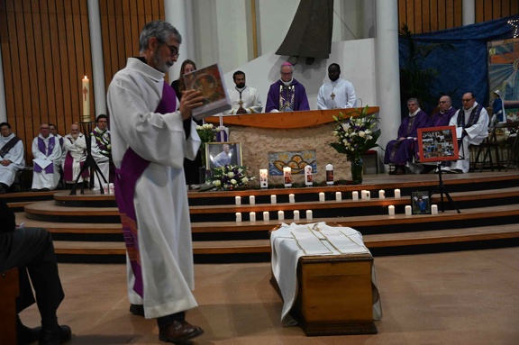 2024.12.11-JM Mazerolle NDV BSG Messe Funérailles P. Dominique Fontaine-DSC 6418